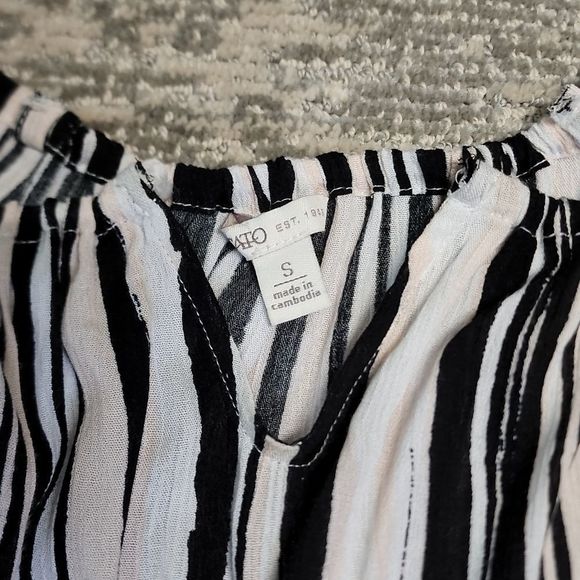 Cato brand top - Picture 7 of 9